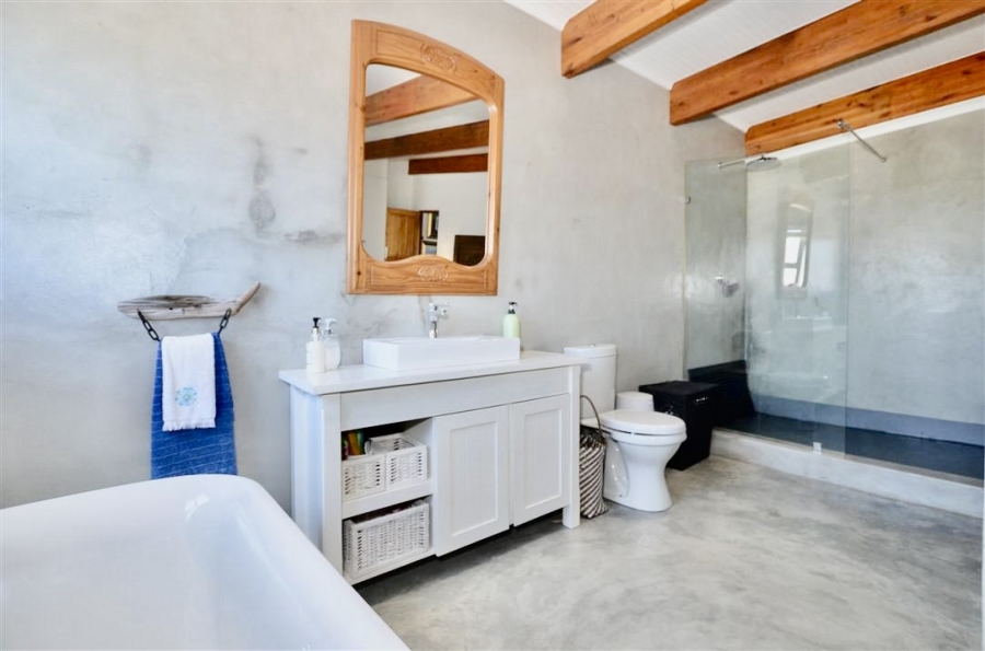 6 Bedroom Property for Sale in Yzerfontein Western Cape
